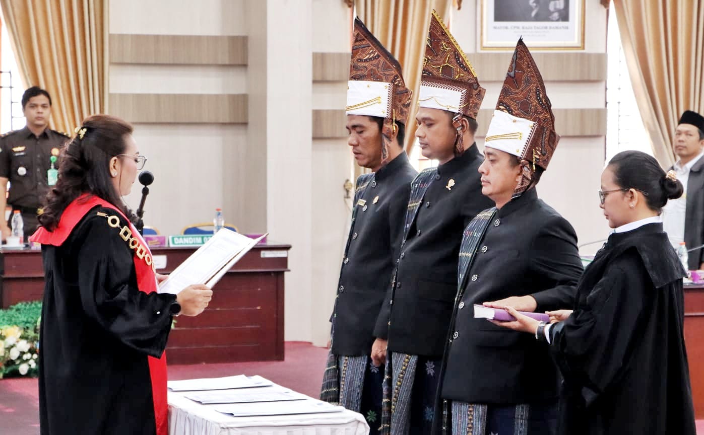 Pimpinan DPRD Kabupaten Simalungun Periode 2024 – 2029 Ucapkan Sumpah/Janji