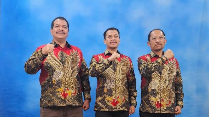 PUD Pasar Medan Salurkan THR Natal ke Karyawan