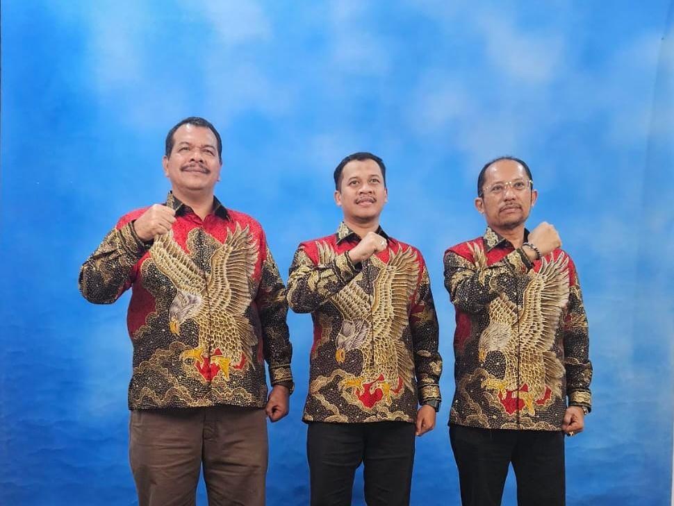 PUD Pasar Medan Salurkan THR Natal ke Karyawan