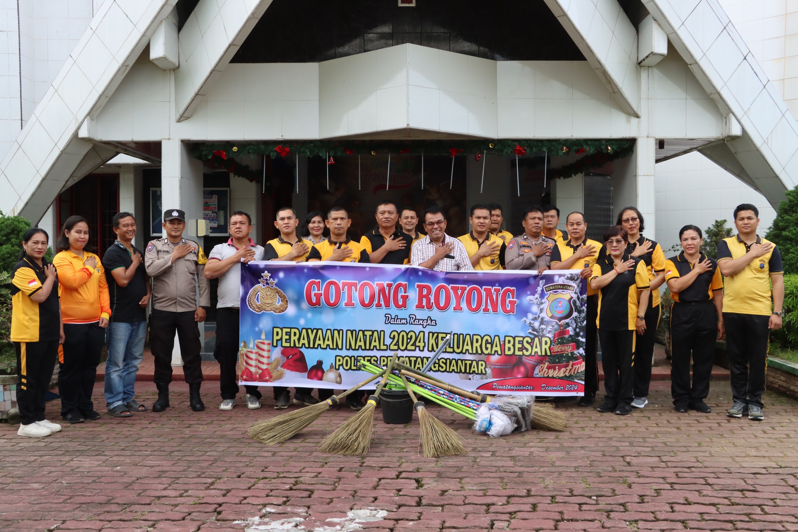 Sambut Perayaan Natal 2024, Polres Pematangsiantar Laksanakan Baksos di Gereja GKPI