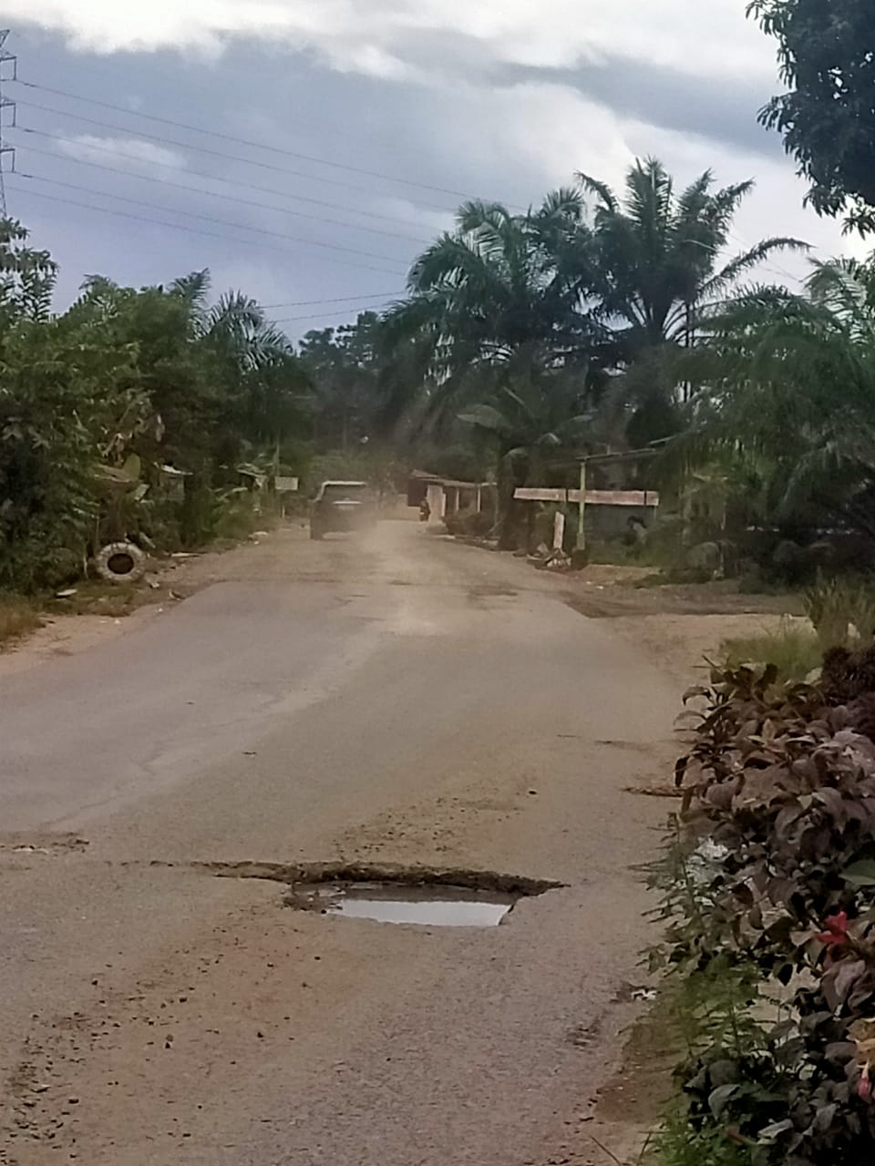Warga Kecamatan Pangkatan Keluhkan Proyek Jalan Lintas Berdebu