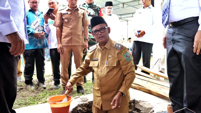 Wakil Bupati Simalungun Letakan Batu Pertama Pembangunan Masjid Al Barakah Iklas Beramal