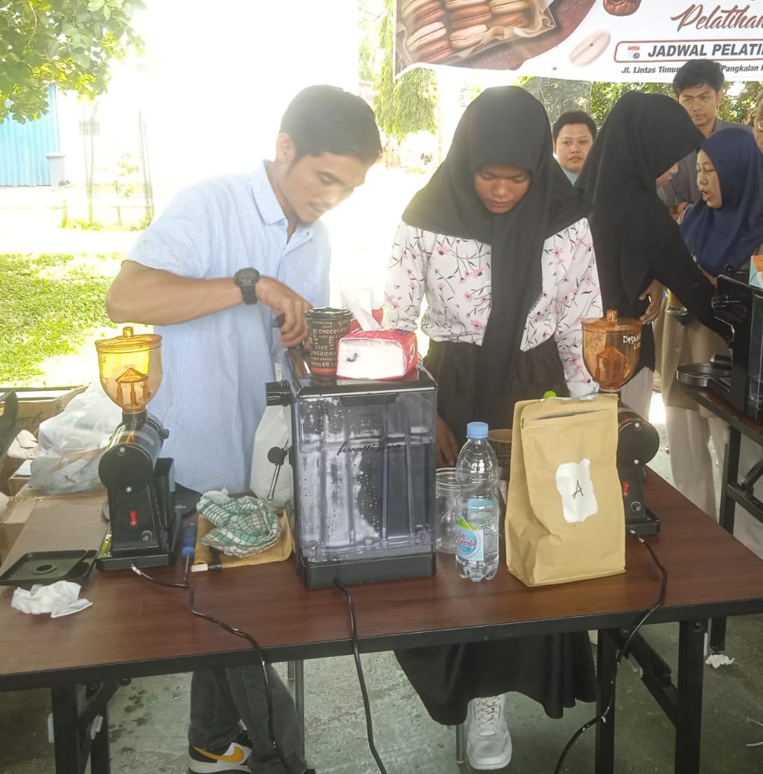 Ditaja PT. TGI Regional 2 Belilas, Disnaker Inhu Berdayakan Penyandang Disabilitas Pelatihan Barista