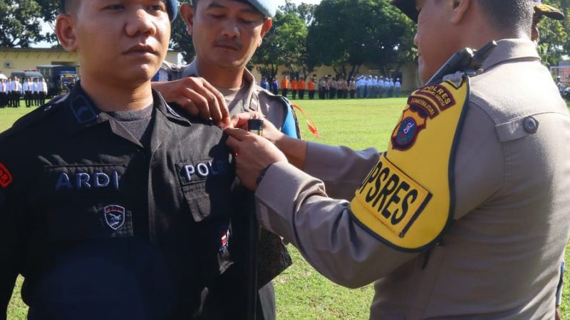 Sematkan Pita tanda Ops Lilin Toba 2024, Kapolres Pematangsiantar Turunkan 300 Personil Pengamanan Natal dan Tahun Baru