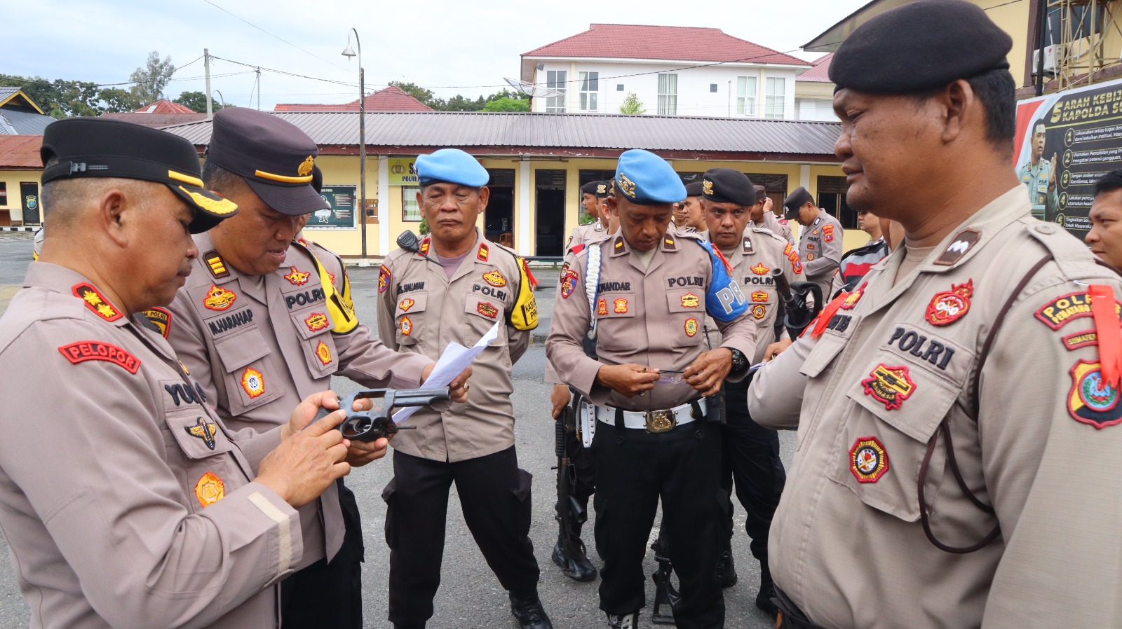 Wakapolres Pematangsiantar Cek Senjata Api Anggota Demi Mencegah Terjadinya Pelanggaran