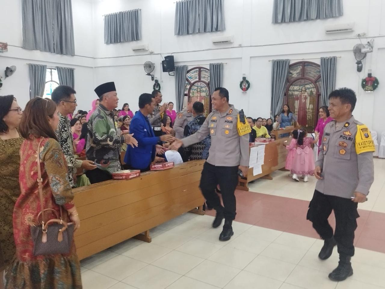 Keluarga Besar Polres Tanjung Balai Rayakan Suka Cita Natal.