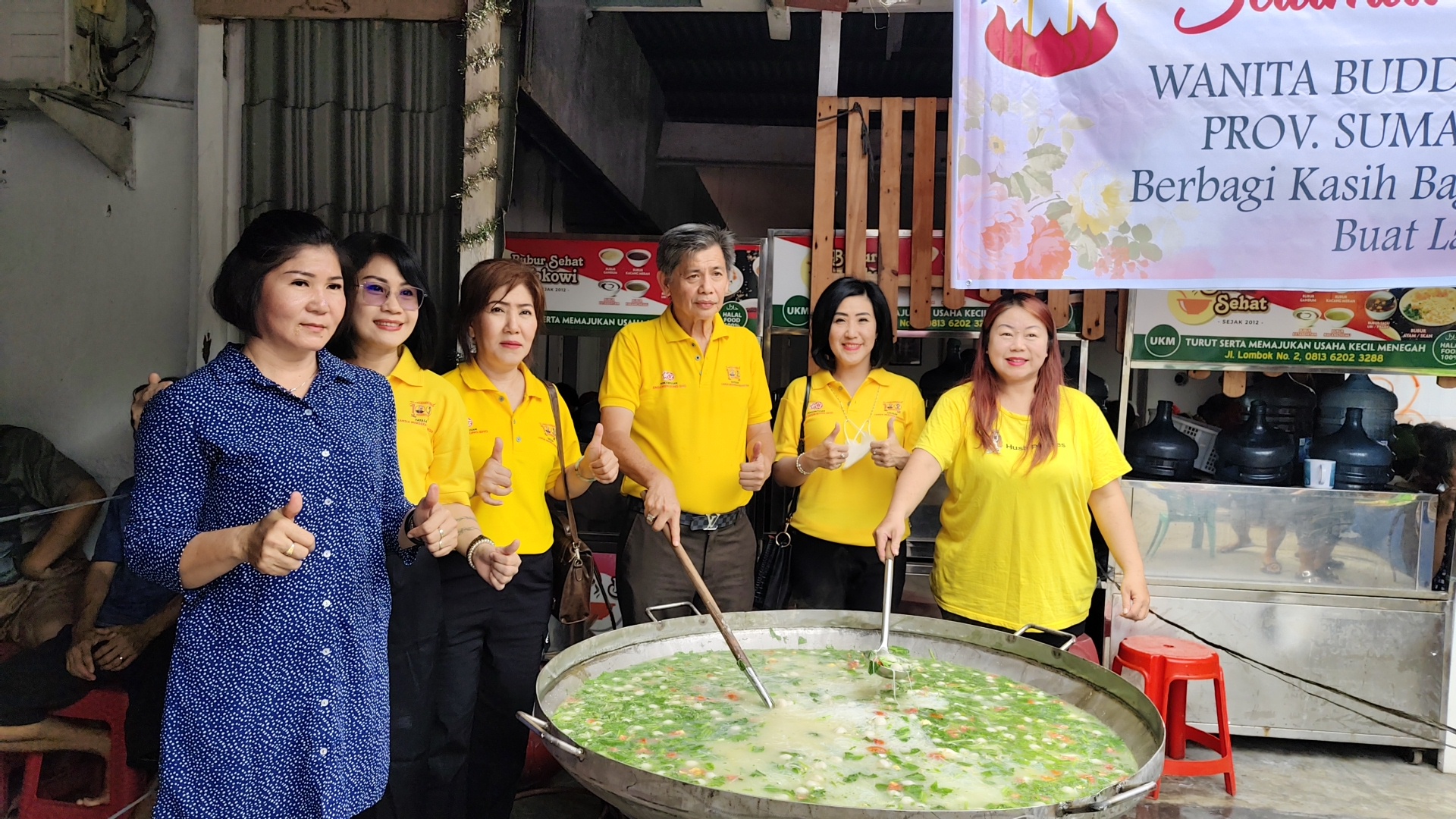 Makan Siang Gratis Bersama YLMI ke 49 Kali, Setiap Hari Jumlah Warga Bertambah