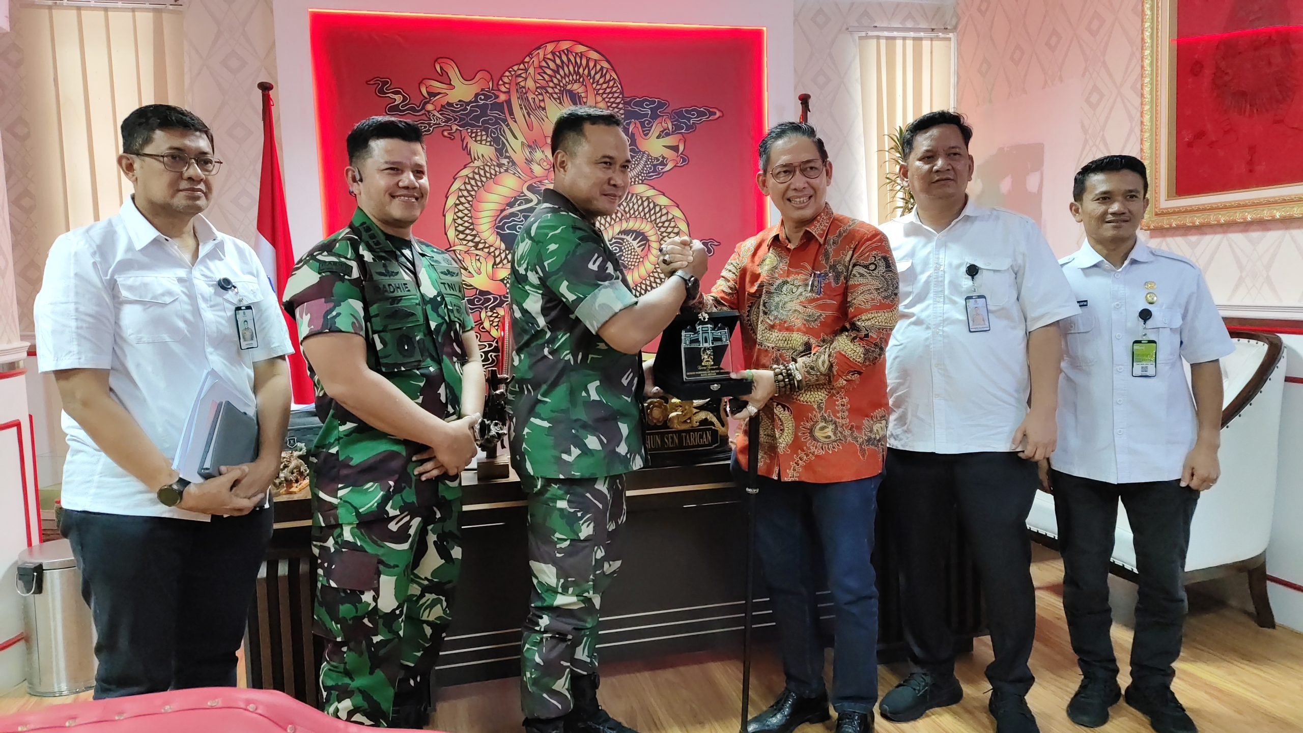 Ketua DPRD Kota Medan Wong Chun Sen Terima Kunjungan Silaturahmi Pangdam 1/BB Mayjen Rio Firdianto