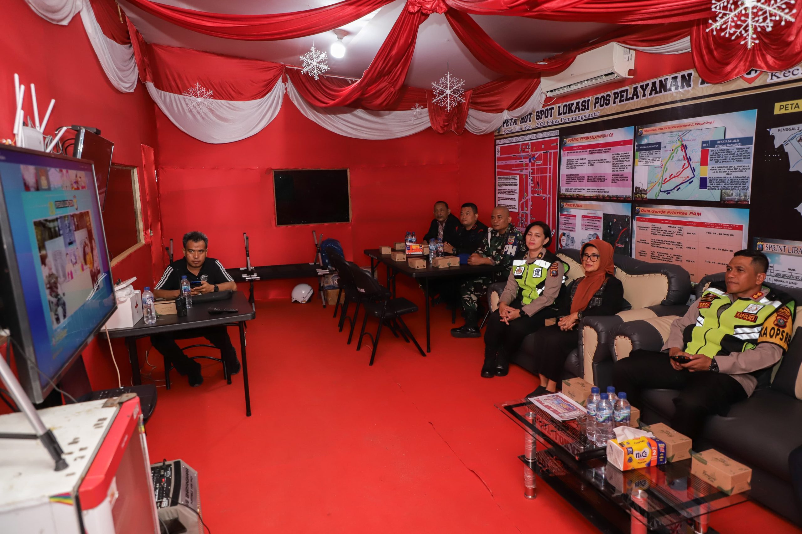 Wali Kota Pematangsiantar bersama Forkopimda Pematangsiantar Ikuti zoom meeting dengan Kapolri