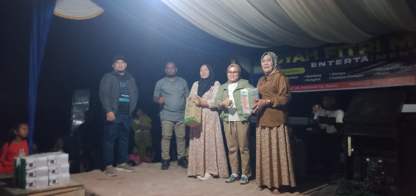 Warna-warni Kembang Api Hiasi Malam Tahun Baru di Wisata Pantai Merdeka Bagan Kuala
