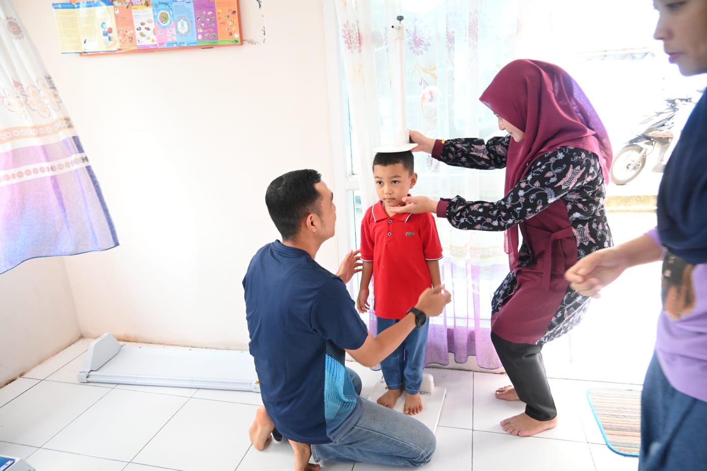 Kader Posyandu Garuda Lanud Sultan Iskandar Muda Laksanakan Posyandu Rutin Bersama Bidan Puskesmas Blang Bintang