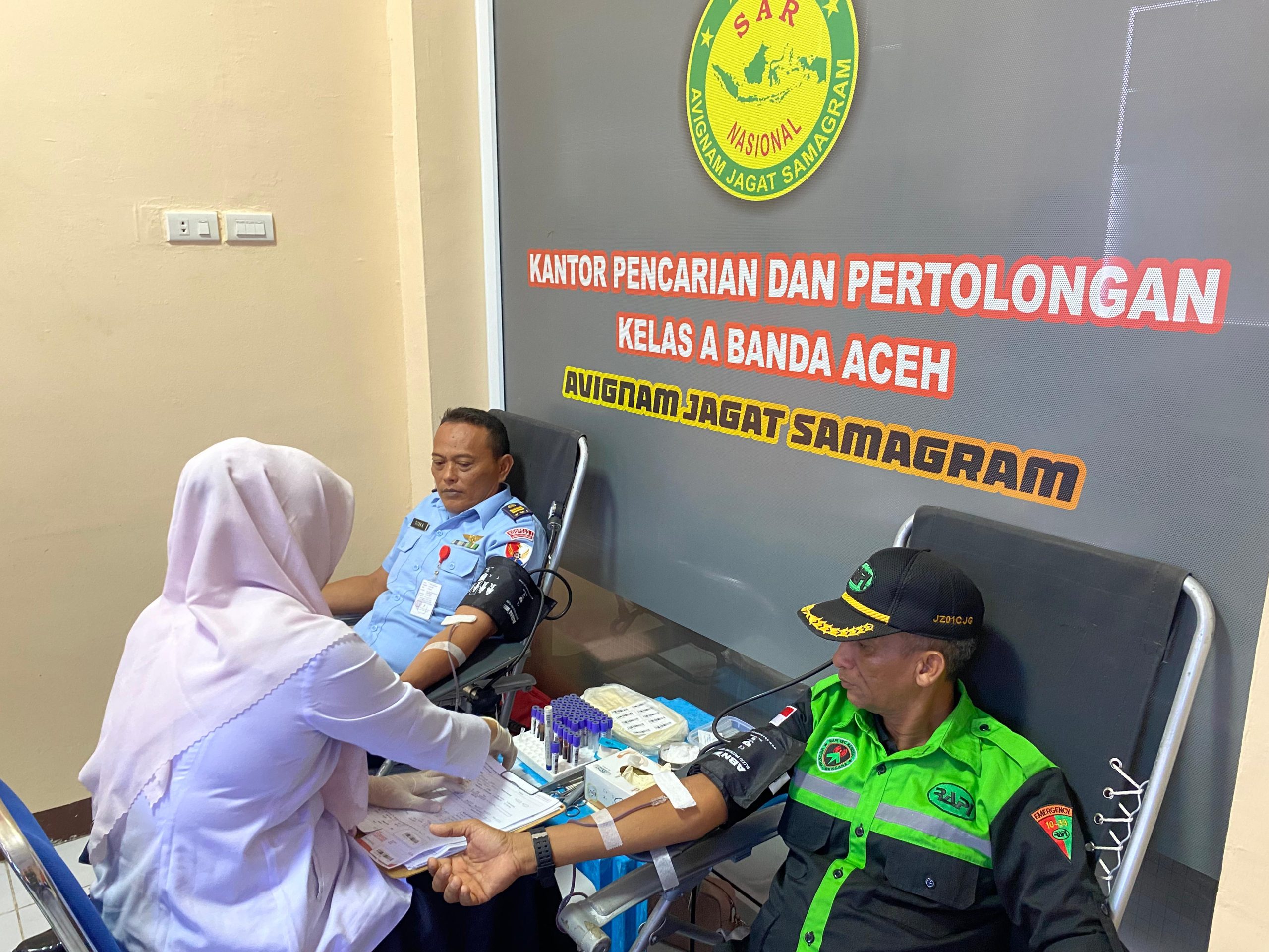 Personel Lanud Sultan Iskandar Muda Donorkan Darah Sambut HUT Ke-53 Basarnas