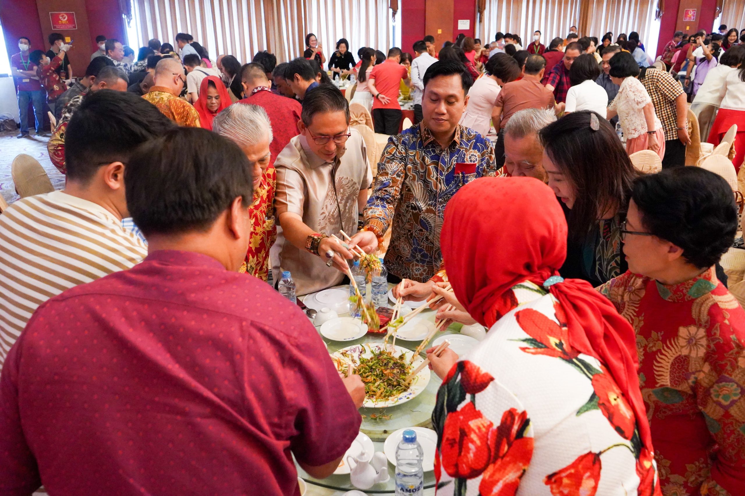 Ketua Permabudhi Sumut Bersama Pembimas Buddha Hadiri Ramah Tamah Perayaan Imlek Sumatera Utara