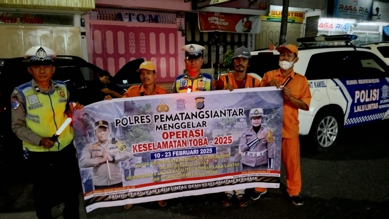 Ops Keselamatan Toba 2025, Sat Lantas Polres Pematangsiantar Laksanakan Sosialisasi dan Bagikan Brosur kepada Masyarakat