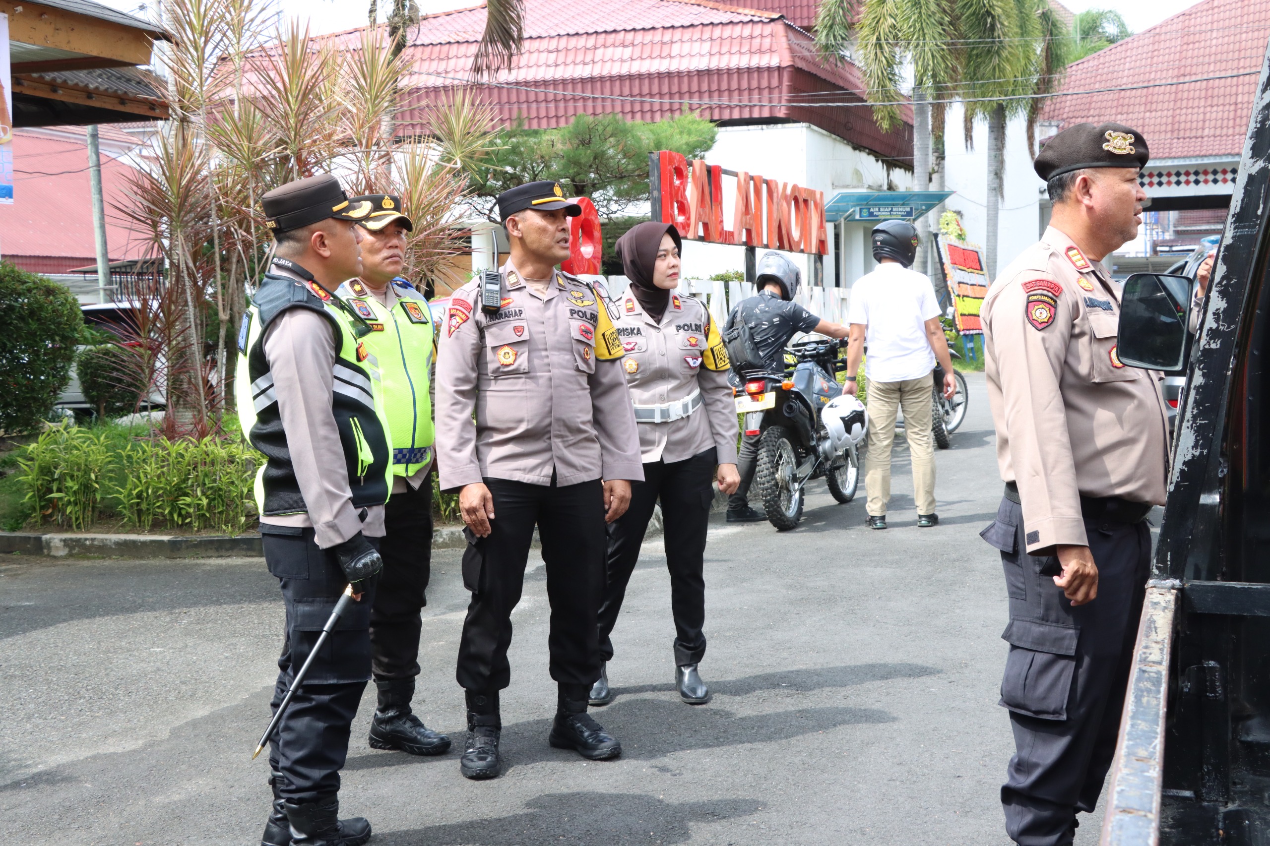 Kapolres Pematangsiantar Pimpin Patroli Skala Besar Cipta Kondisi Pelantikan Wali Kota dan Wakil Wali Kota Terpilih