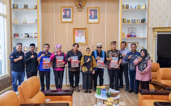 Wali Kota dr Susanti Serahkan SK Tim Ahli Cagar Budaya Pematangsiantar kepada 5 Orang