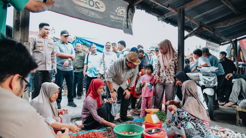 Pastikan Kestabilan Harga di Bulan Suci Ramadhan, Bupati Baharuddin Sidak Pasar
