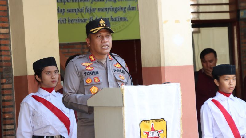 Kapolres Pematangsiantar Jadi Pembina Upacara Sekaligus Berikan Motivasi di SMP RK Bintang Timur
