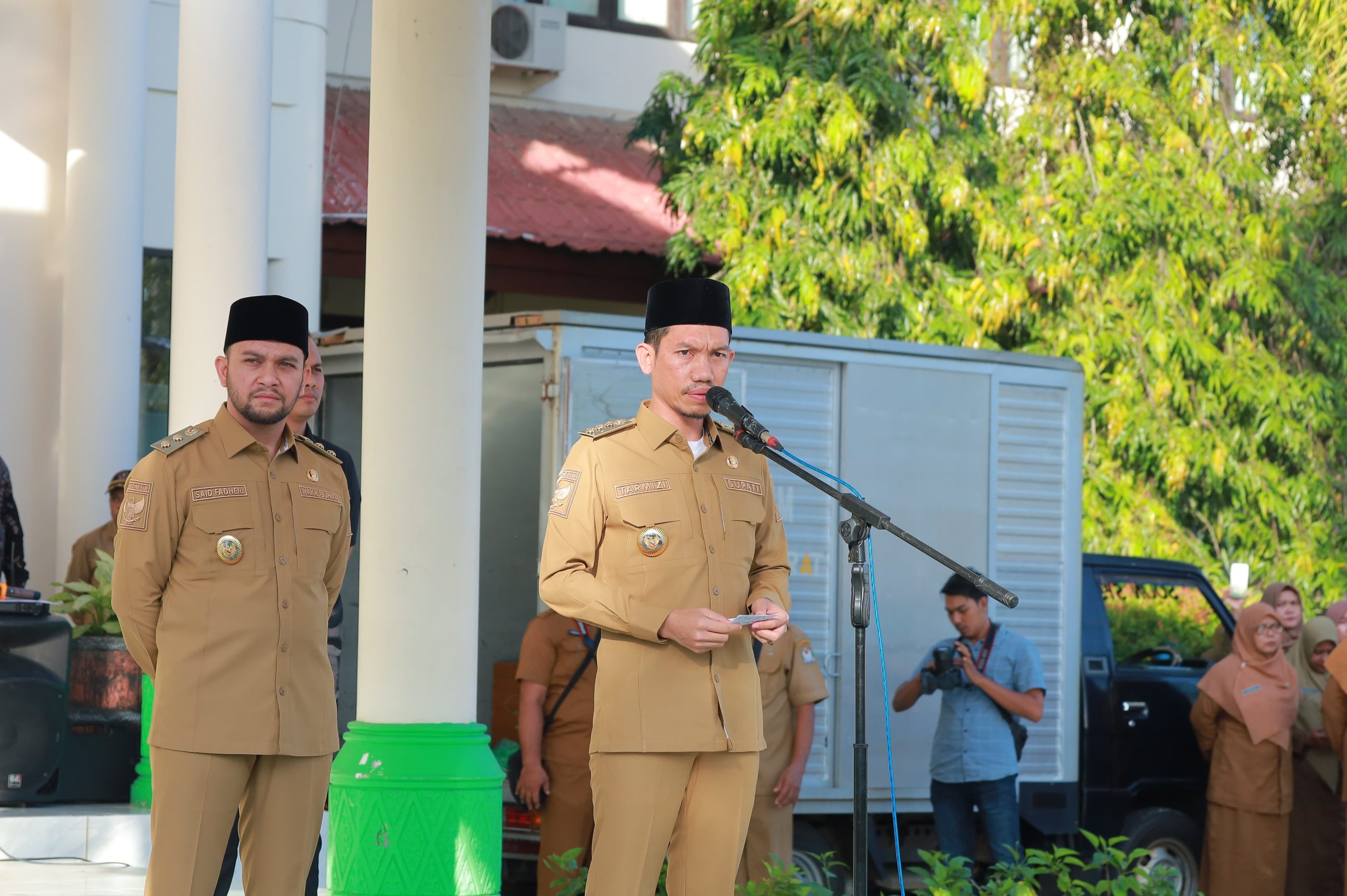 Bupati Aceh Barat Tarmizi SP. MM, Melaksanakan Apel Gabungan Perdana.