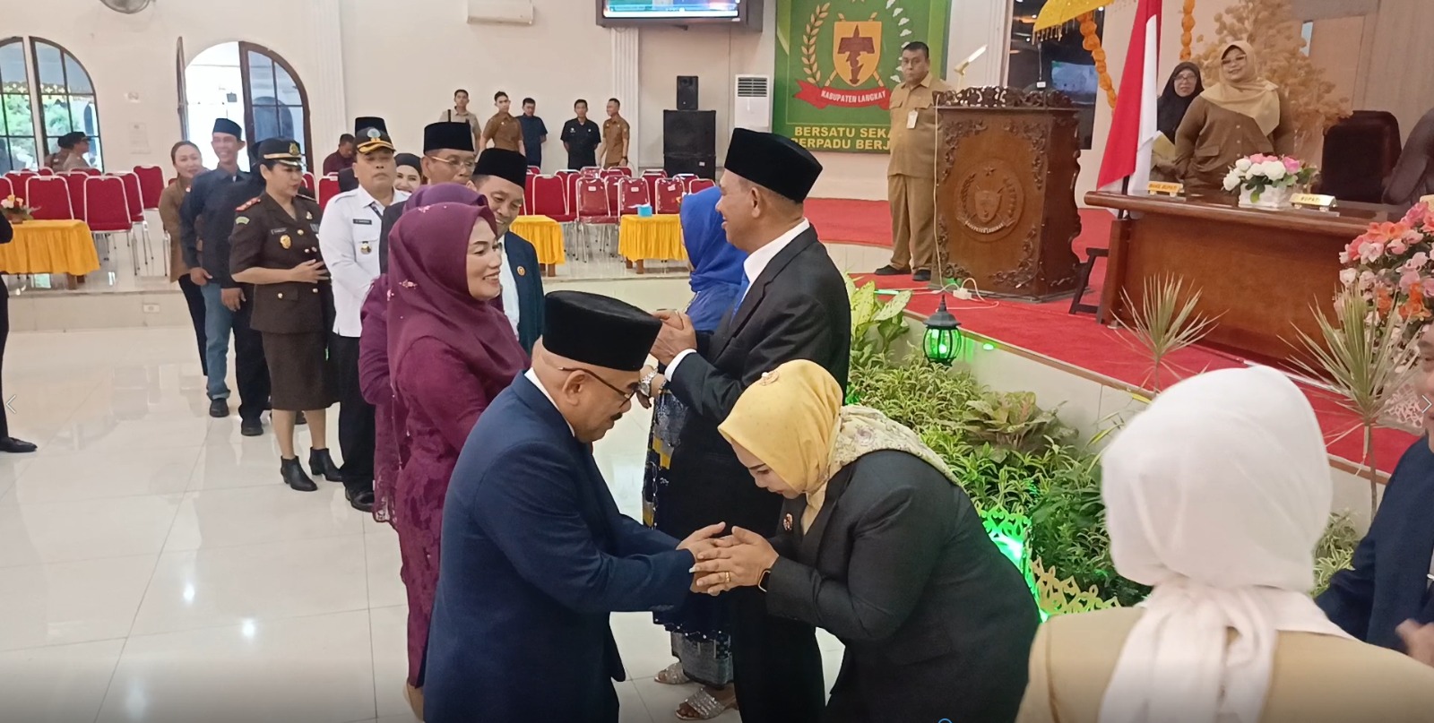 DPRD Langkat Gelar Paripurna Sertijab Dan Pidato Sambutan Perdana Syah Afandin Sebagai Bupati Langkat