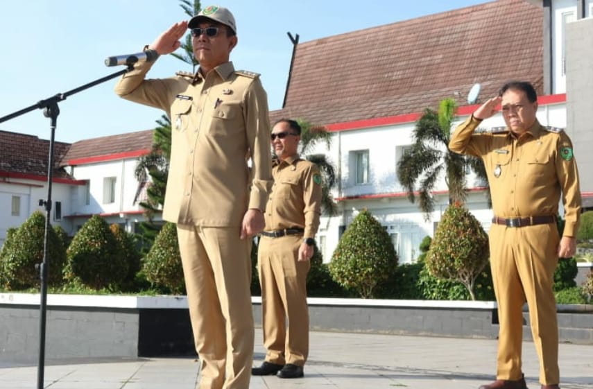 Bupati Tapsel Gus Irawan Pasaribu Apel Gabungan Perdana