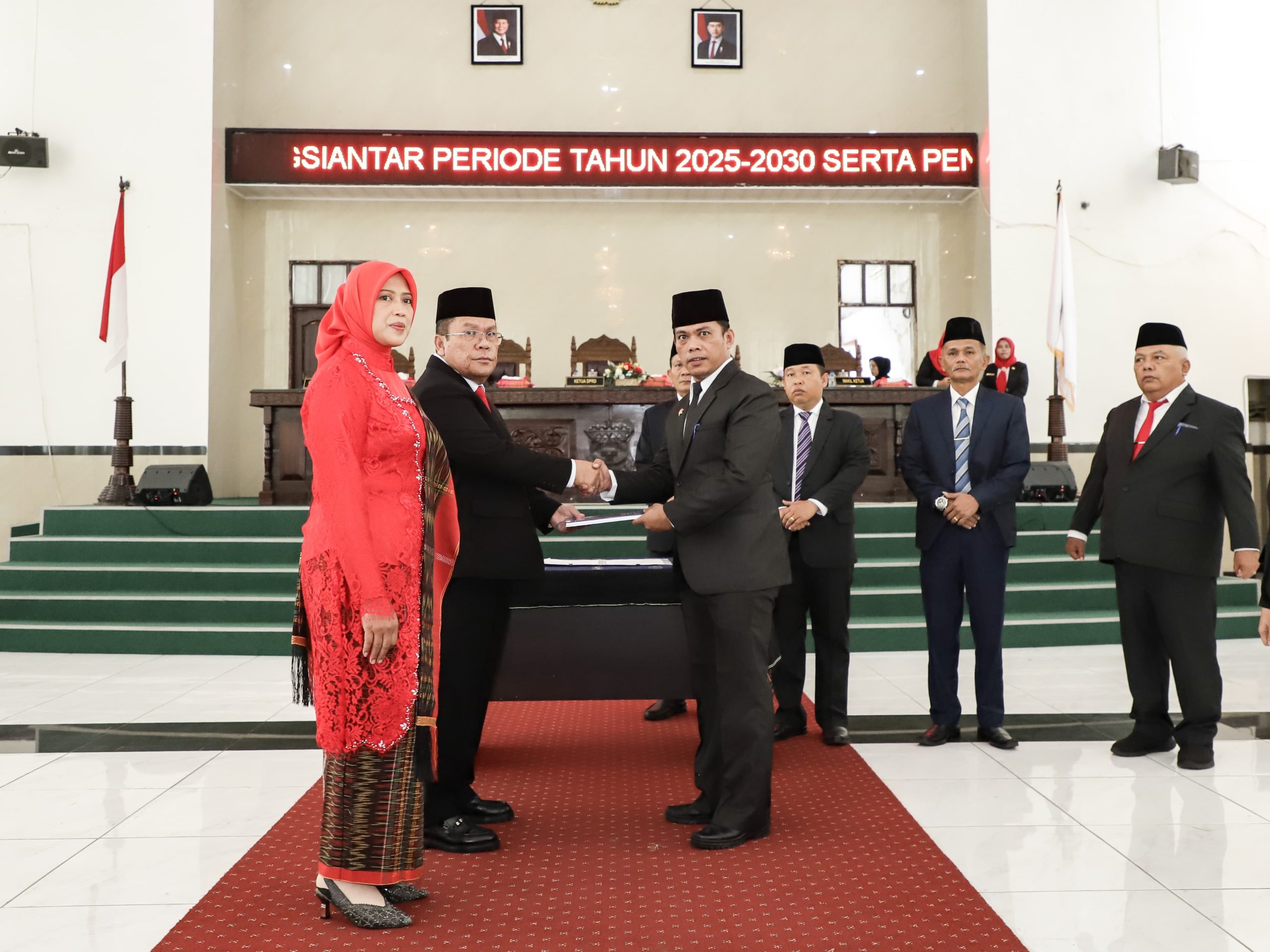 Serah Terima Jabatan Wali Kota dan Wakil Wali Kota Pematangsiantar, Wesly Silalahi Ajak Tingkatkan Kinerja, Inovasi, serta Pelayanan Profesional dan Transparan