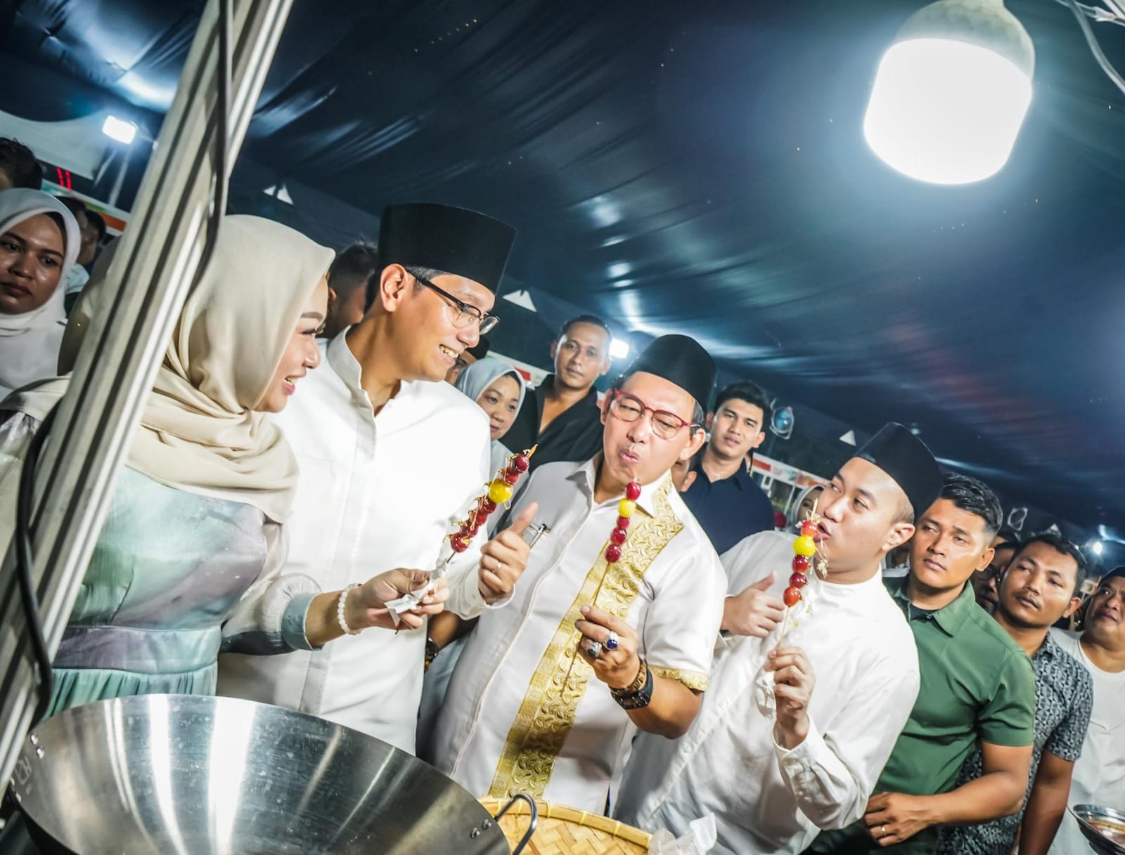 Ketua DPRD Medan, Wong Chun Sen Bersama Wali Kota Medan Rico Waas Buka Ramadhan Fair ke XIX