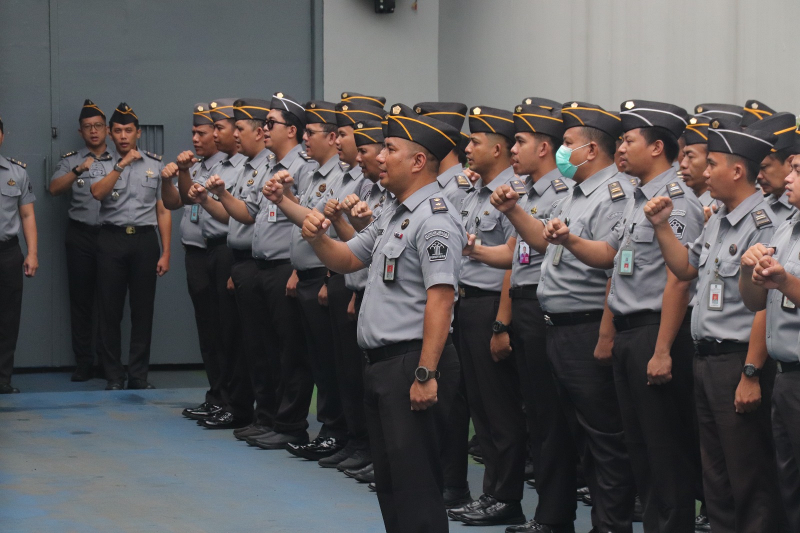 Gagalkan Penyelundupan Narkoba, Enam Pegawai Lapas Cipinang Terima Penghargaan
