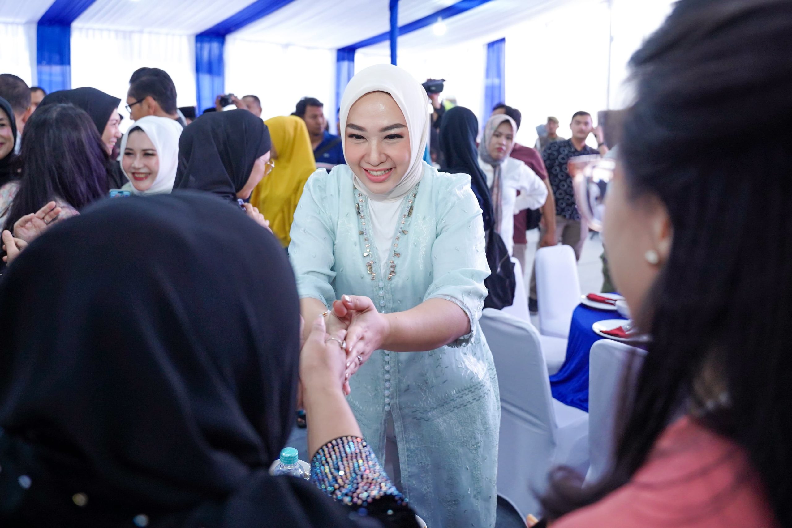 Buka Puasa Bersama Dengan Relawan dan Alumni Sekolah, Rico Waas : Doakan Kami Bekerja Dengan Baik
