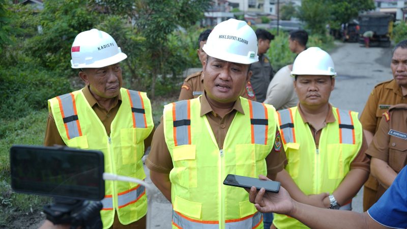 Wakil Bupati Asahan Tinjau Pelaksanaan Pemeliharaan Ruas Jalan Bernilai 5 Miliar