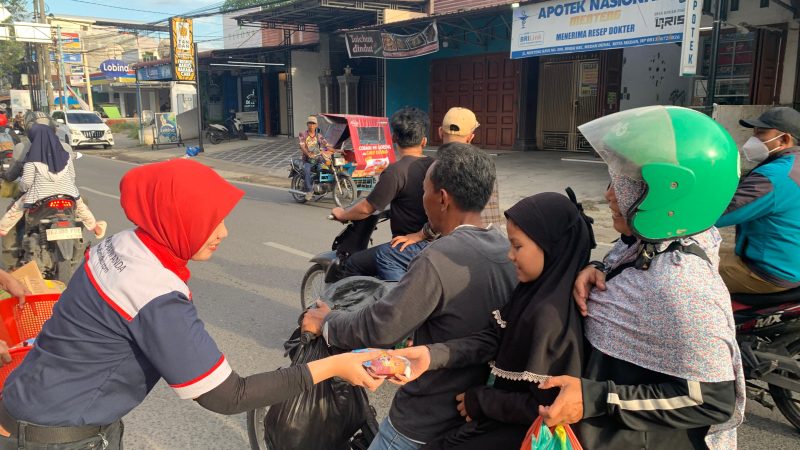 Berkah Ramadan, Alfamidi Berbagi Takjil Gratis di Medan