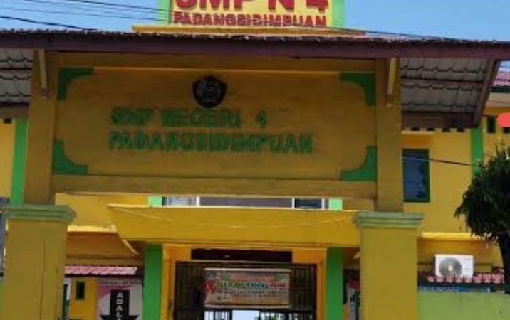 Kepala SMP Negeri 4 Padangsidimpuan diduga Korupsi Dana Bos