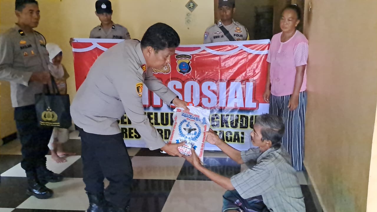 Polsek Teluk Mengkudu Berbagi Kebahagian Kepada Kaum Dhuafa di Bulan Suci Ramadhan