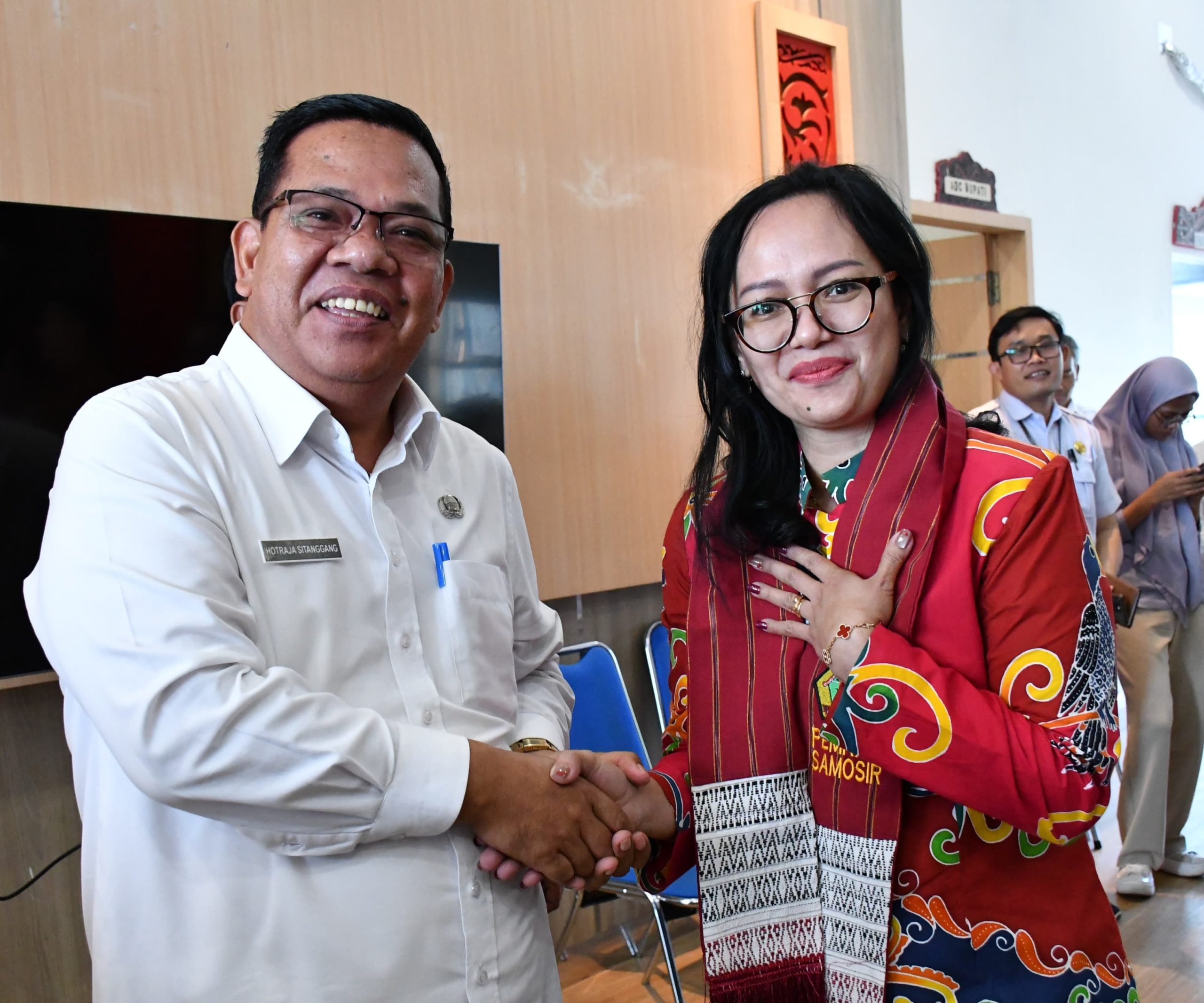 Wakil Bupati Samosir Terima Kunjungan Tim Bappenas dan Kedutaan Inggris, Diskusi Program Pembangunan Solar Power Water Pump