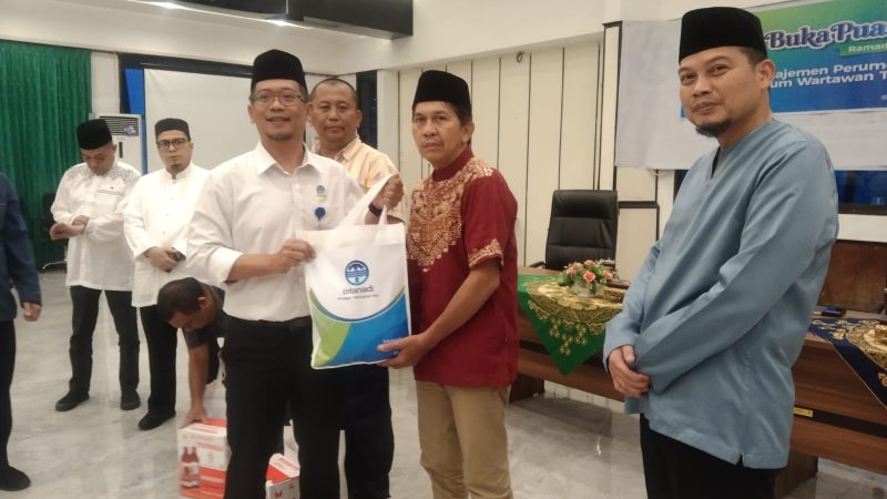 Manajemen Perumda Tirtanadi Buka Puasa Bersama Forwadi Plt Dirut : Wartawan Sahabat Dalam Memberi Pelayanan Terbaik