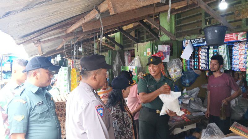 Wadan Ramil 11/TB Bersama Forkopincam Sidak Pasar Tradisional, Harga Bahan Pokok di Tanjung Beringin Stabil