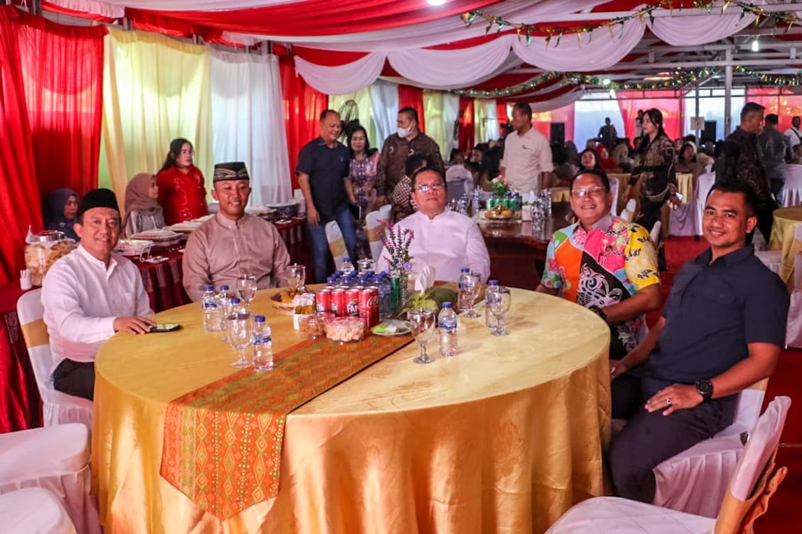 Wali Kota Pematangsiantar Didampingi Ketua TP PKK Liswati Sinaga Hadiri Acara Open House yang Digelar Dandim 0207 Simalungun
