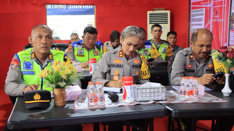 Kapolres Pematangsiantar Bersama Pejabat Utama Ikuti Zoom Meeting Anev Ops Ketupat Toba 2025 Dipimpin Kapolda Sumut
