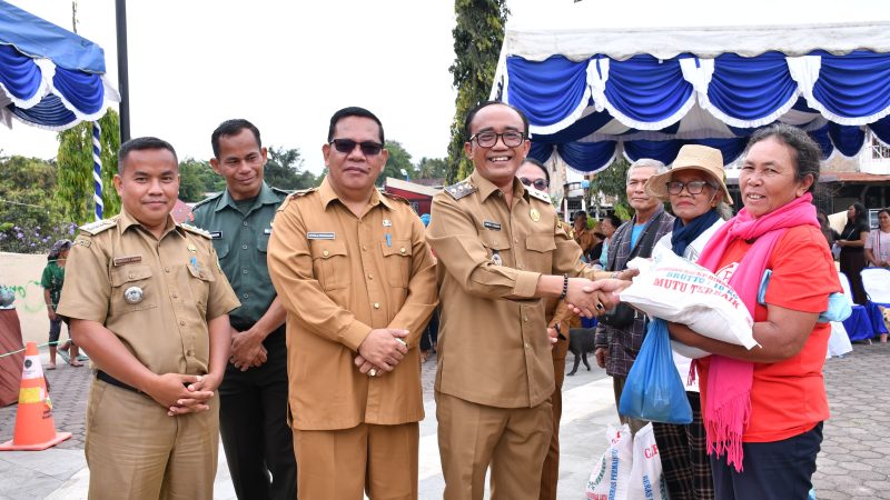 Warga Pangururan Antusias, Serbu Gerakan Pangan Murah di Taman Sitolu Hae Horbo
