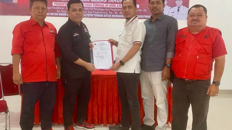 Hari Pertama DPC PDI Perjuangan Buka Pendaftaran Untuk Pilkada Kota Pangkalpinang” Dokter Hakim Kandidat Pertama Yang Mengambil Formulir Pendaftaran”