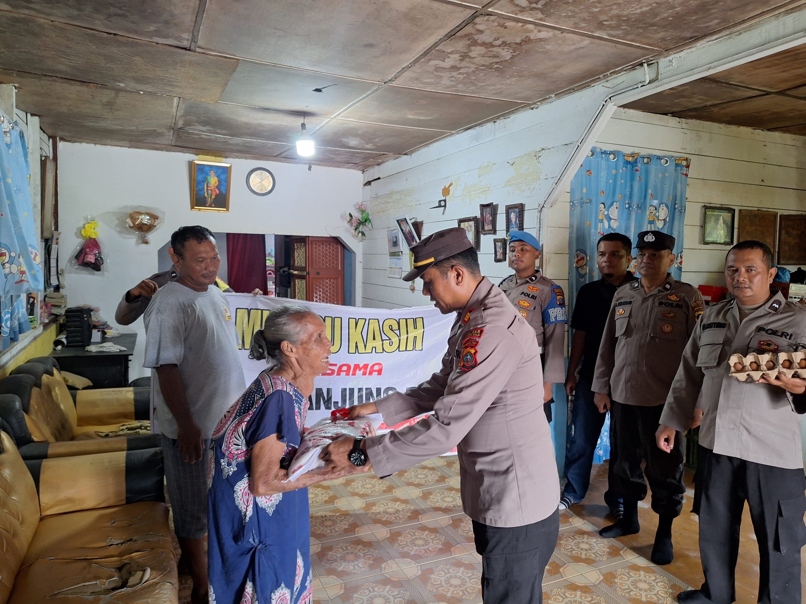 Minggu Kasih Polres Tanjung Balai: Berbagi Kasih Kepada Warga