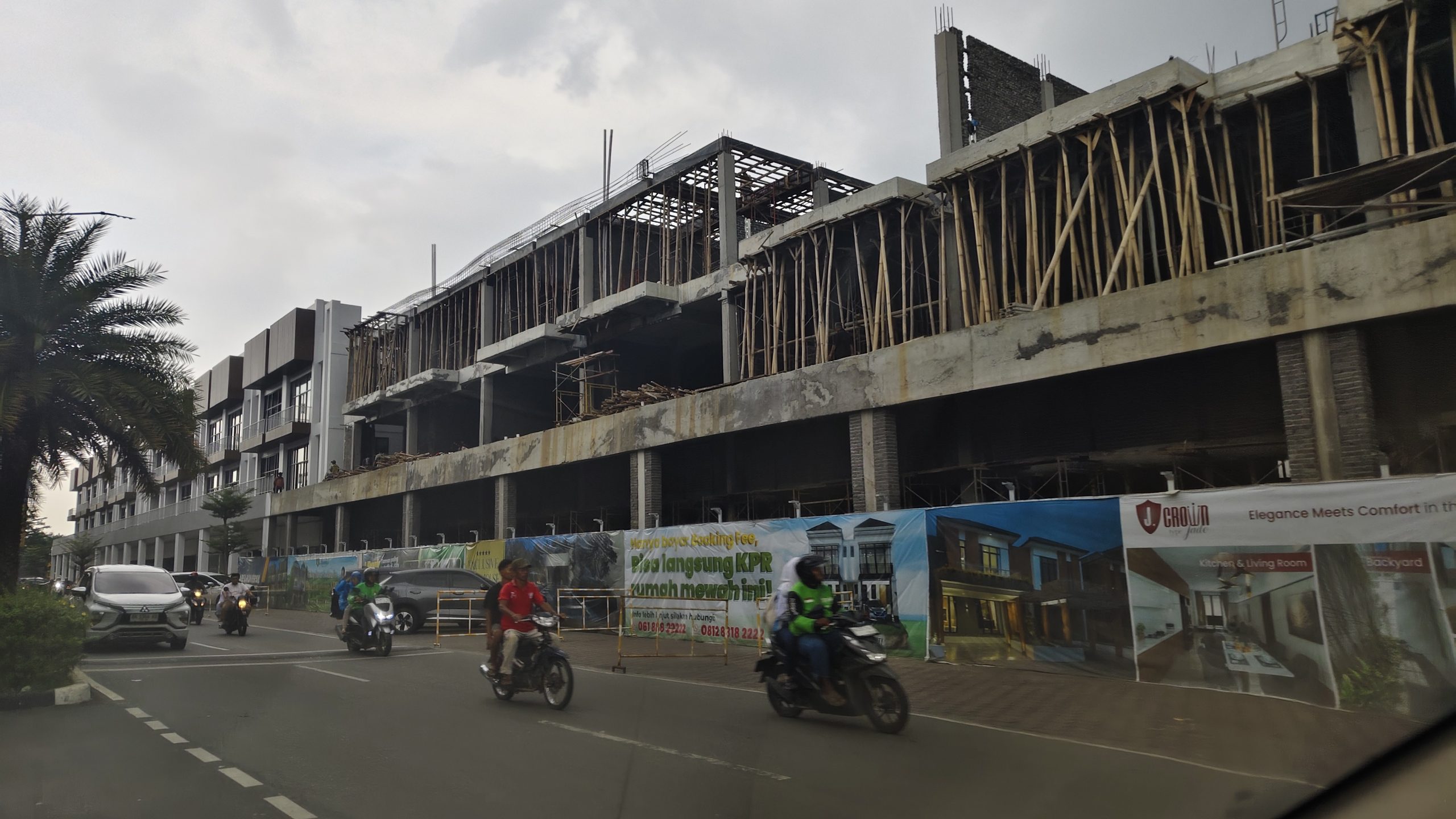 Komisi IV DPRD Medan Akan Koordinasi Dengan Dinas Perkimtaru Tinjau Belasan Bangunan Ruko di Komplek J City Berdiri Diduga Tanpa Ada Izin PBG, Paul Mei Anton: Kita akan tinjau bersama dinas Perkimtaru dan jika menyalah akan kita minta di bongkar