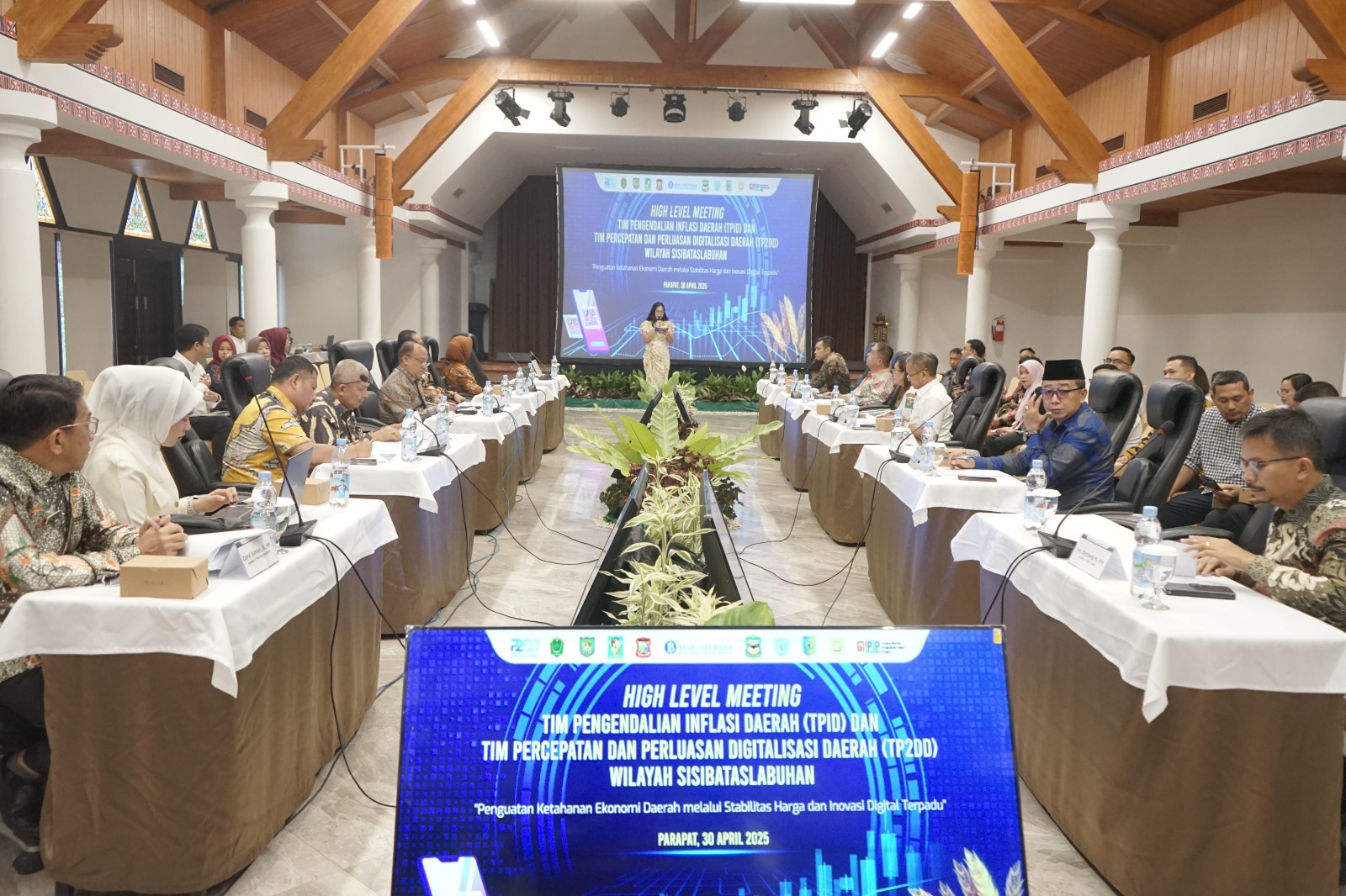 Wakil Bupati Asahan hadiri High Level Meeting Tim Pengendalian Inflasi Daerah (TPID) dan Tim Percepatan dan Perluasan Digitalisasi Daerah (TP2DD)