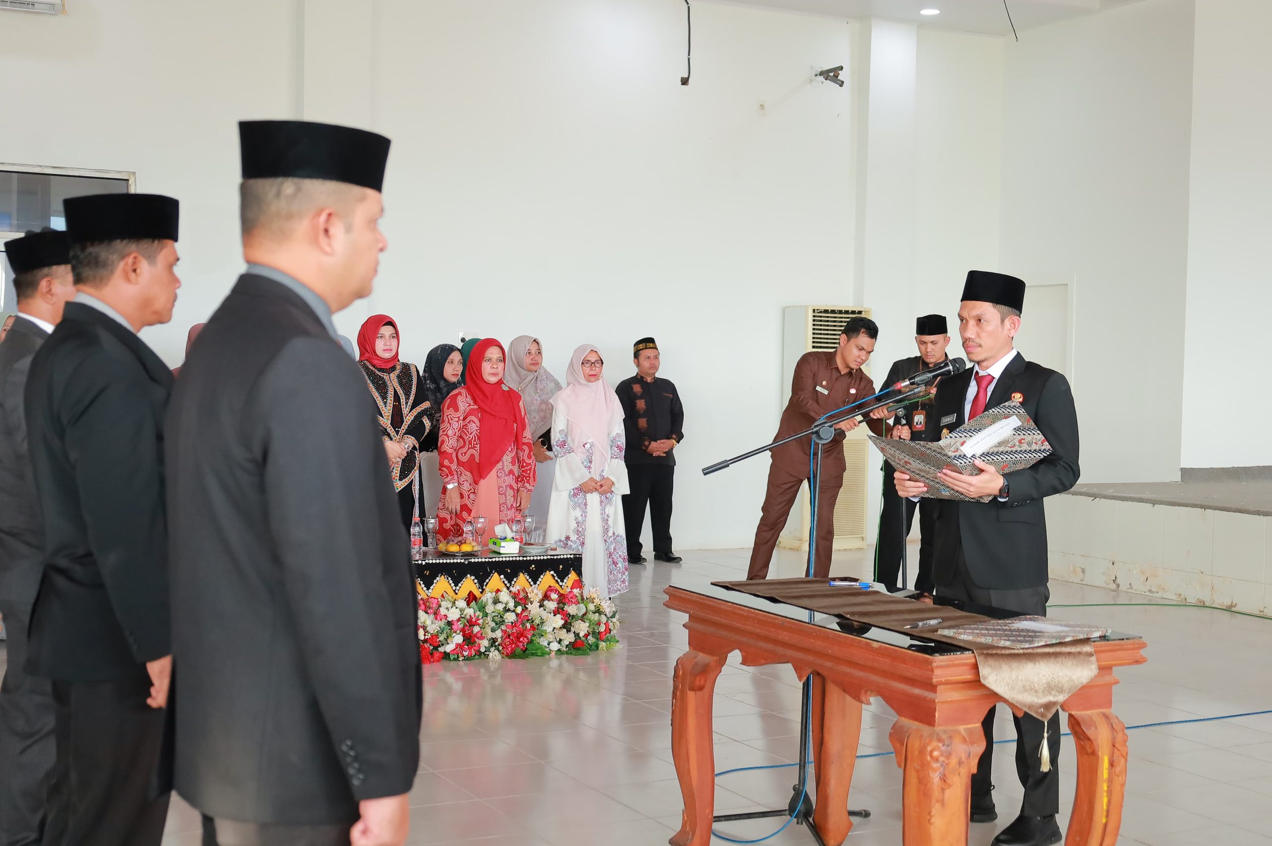 Bupati Aceh Barat Melantik dan Mengambil Sumpah Jabatan Tujuh Petinggi Pratama Eselon II 