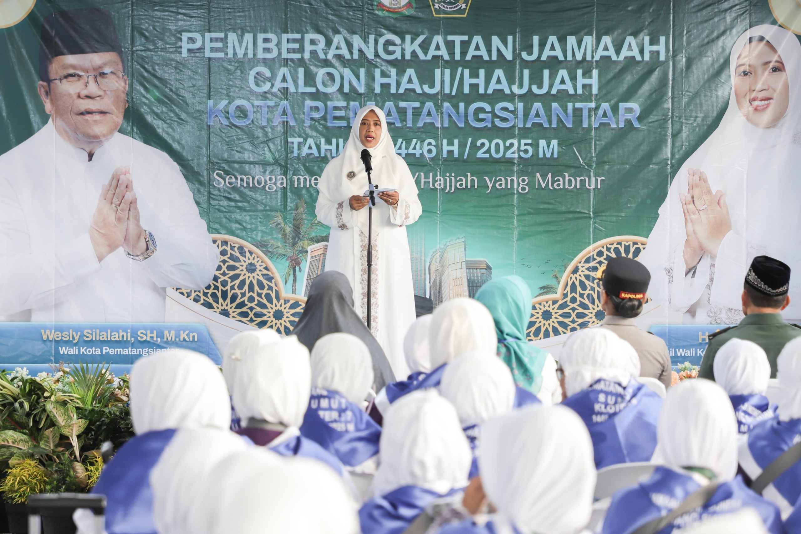 Wali Kota Pematangsiantar Diwakili Wakil Wali Kota Herlina bersama Unsur Forkopimda Lepas Keberangkatan 111 Jamaah Calon Haji Kota Pematangsiantar Tahun 1446 H/2025 M