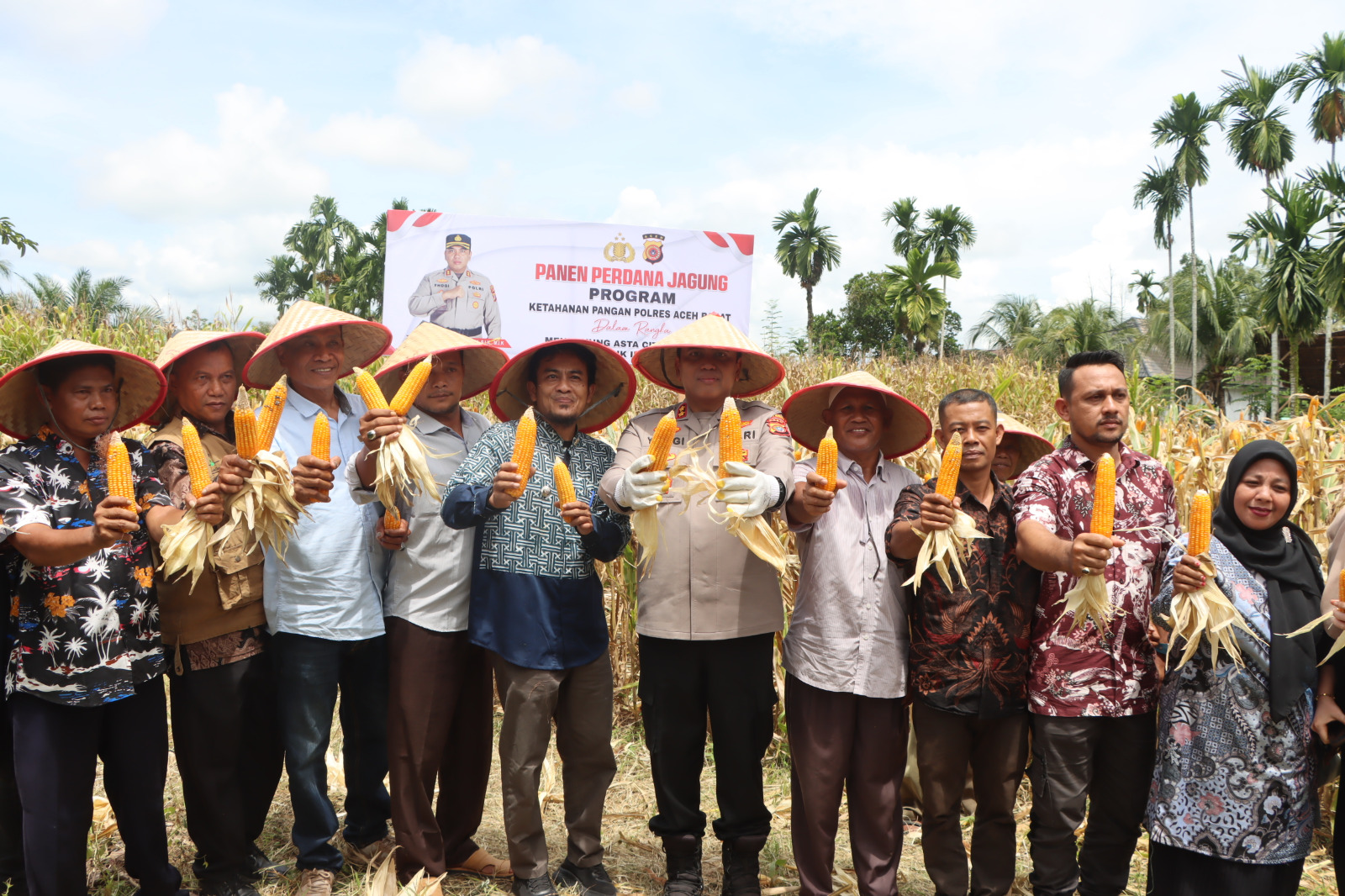 Kapolres Aceh Barat Panen Jagung Perdana di Lahan Ketahanan Pangan