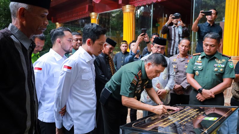 Panglima Kodam Iskandar Muda Mayjen TNI Niko Fahrizal, M.Tr. (Han), Meresmikan Renovasi Dan Pembangunan Fasilitas Di Kompleks Makam Pahlawan Nasional Teuku Umar