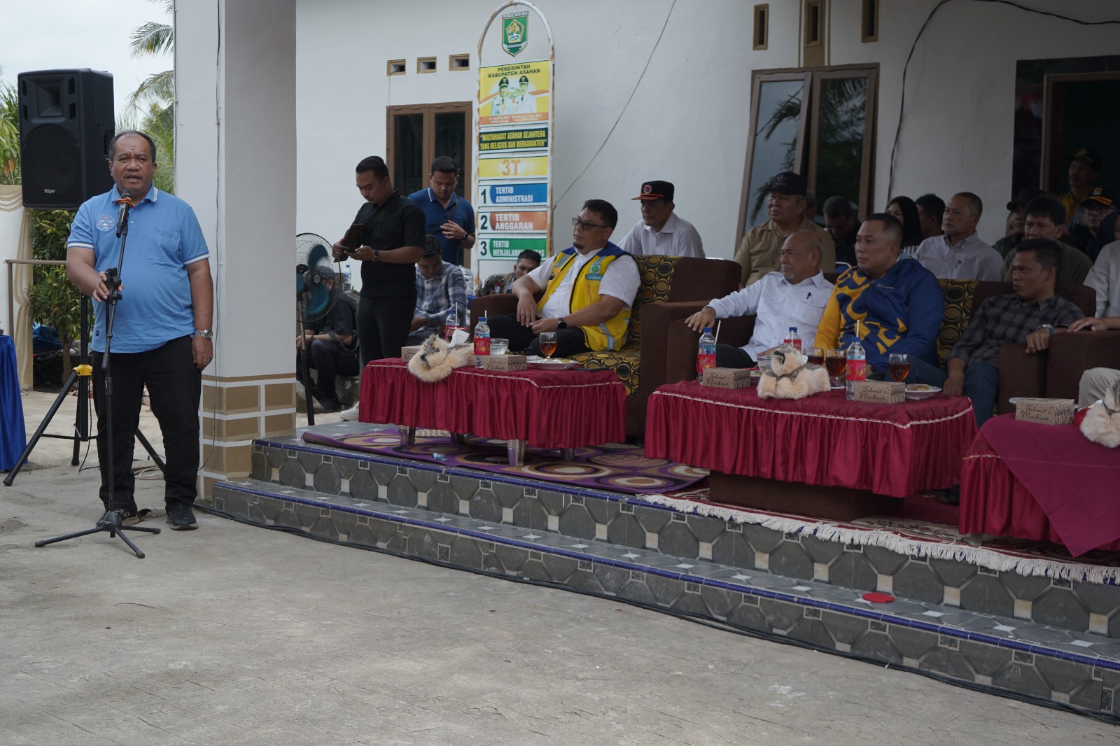 Bupati Asahan dan Wakil Bupati Asahan Serahkan Bantuan dan Tinjau Tanggul Jebol di Desa Sei Dua Hulu