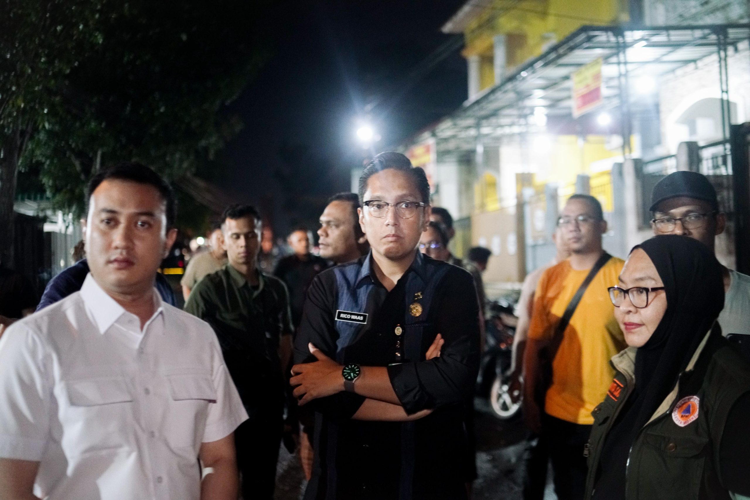 Tanggapi Keluhan Warga, Rico Waas Turun Langsung Tinjau Banjir di Jalan Eka Rasmi dan Eka Warni