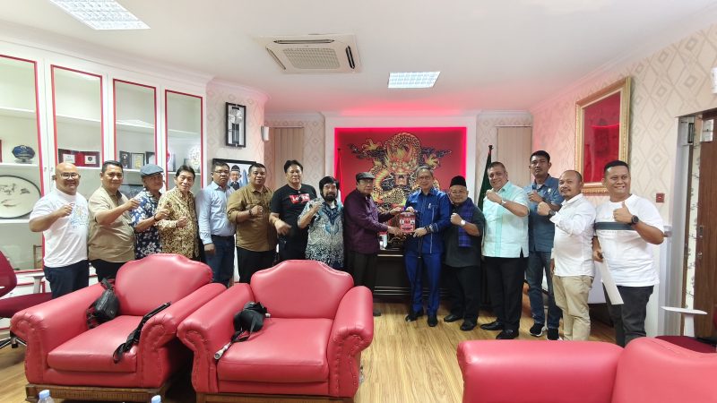 Tokoh Masyarakat Karo dan Empat Kedatukan Karo Temui Ketua DPRD Medan Wong Chun Sen Tarigan